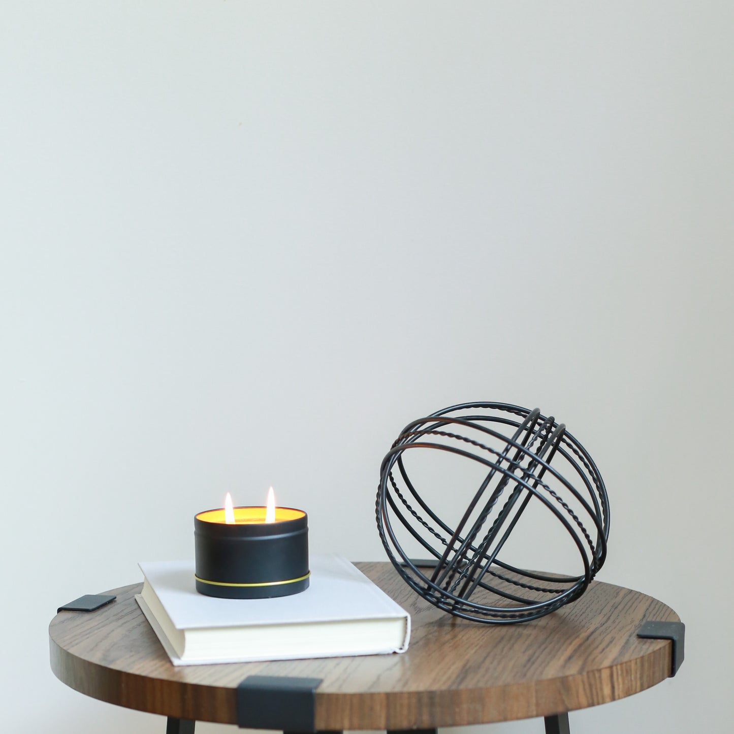 BEESWAX in Black Tin